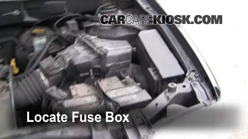 2004 Ford Escape Limited 3.0L V6 Fuse (Engine) Check